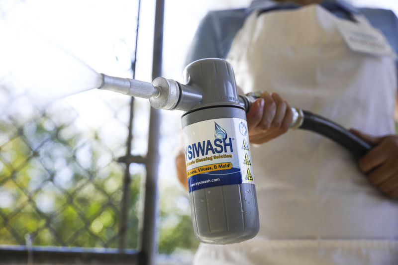 Wysiwash SanitizerV Sanitize & Deodorize Dog Kennels